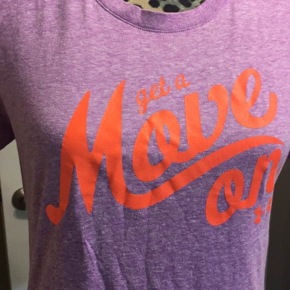 Great condition workout shirt by Under Armour - Picture 6 of 8